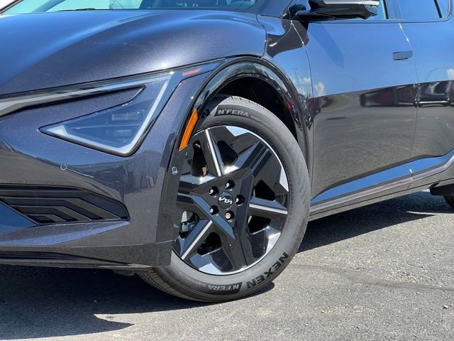 Used 2025 Kia EV6 Wind RWD image 2