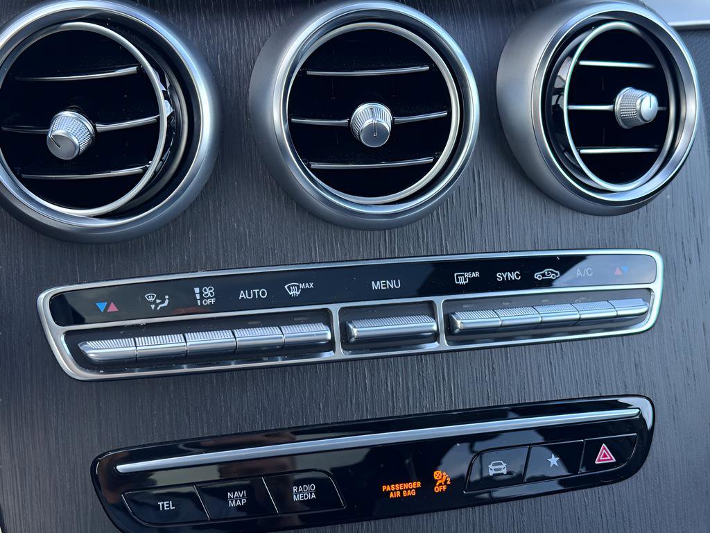 Used 2021 Mercedes-Benz GLC 300 4MATIC image 35