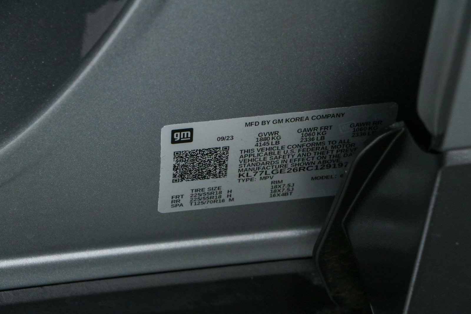 Used 2024 Chevrolet Trax RS w/ Sunroof Package FWD image 32