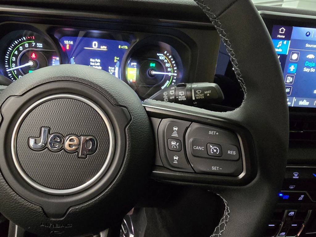 Used 2025 Jeep Wrangler Sport S image 23