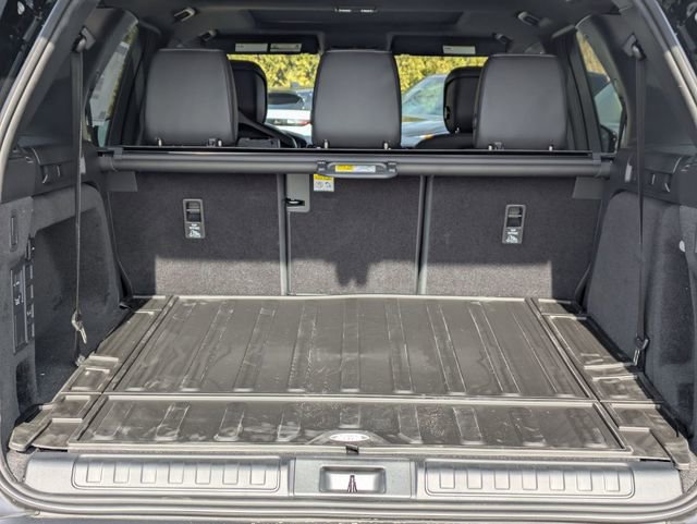 New 2026 Land Rover Discovery S image 16