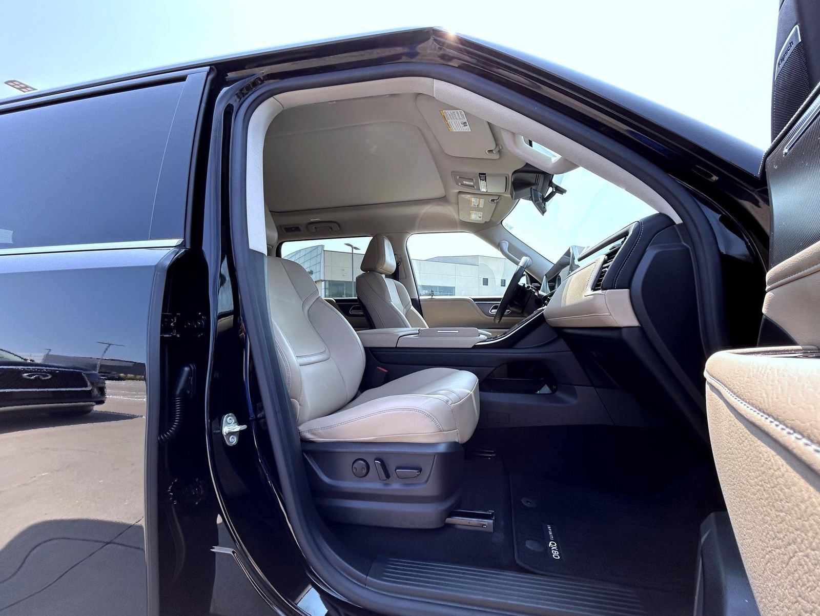 Certified 2025 INFINITI QX80 Pure AWD/4WD image 15