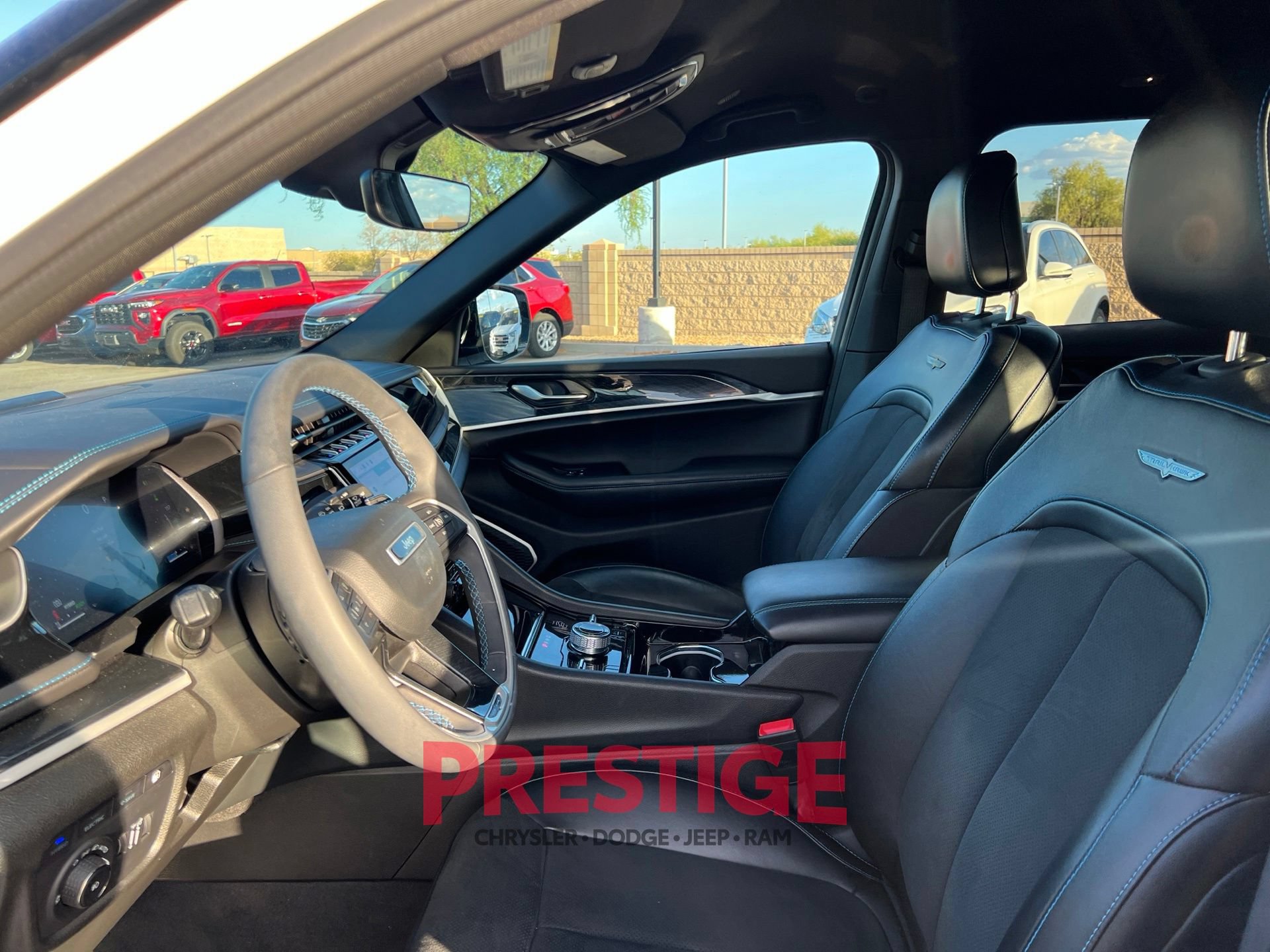 Used 2022 Jeep Grand Cherokee Trailhawk AWD/4WD image 28