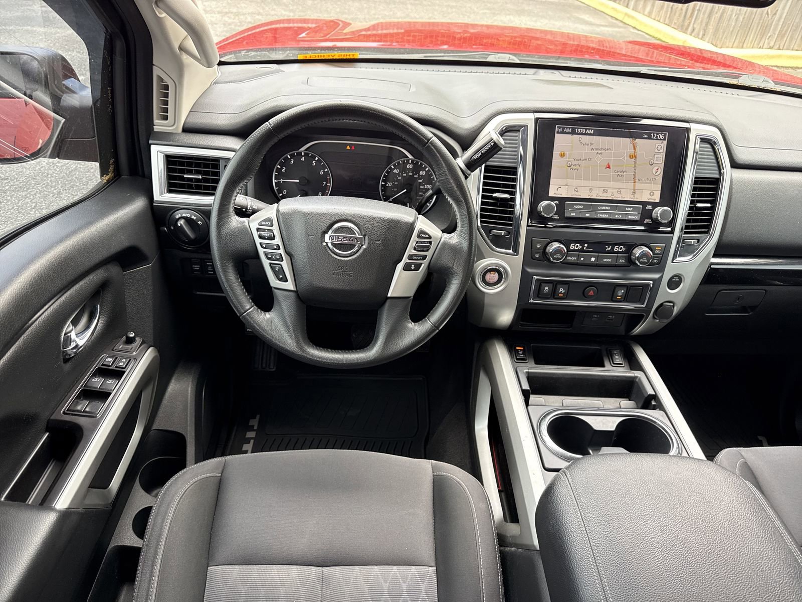 Used 2020 Nissan Titan SV w/ SV Convenience Package image 12