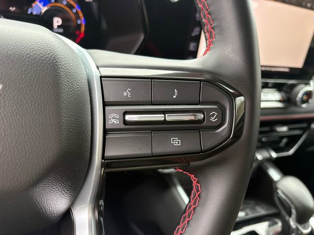 Used 2024 Chevrolet Colorado Z71 w/ Z71 Convenience Package 2 image 17