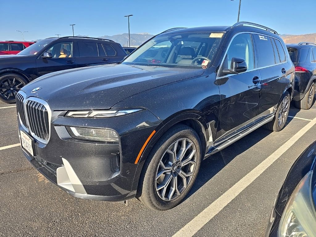 Used 2025 BMW X7 xDrive40i AWD/4WD image 2