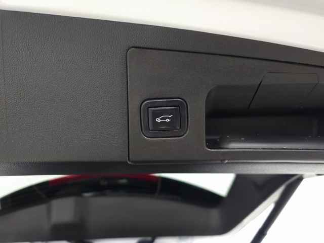 Certified 2023 Cadillac XT5 Premium Luxury w/ LPO, Floor Liner Package image 7