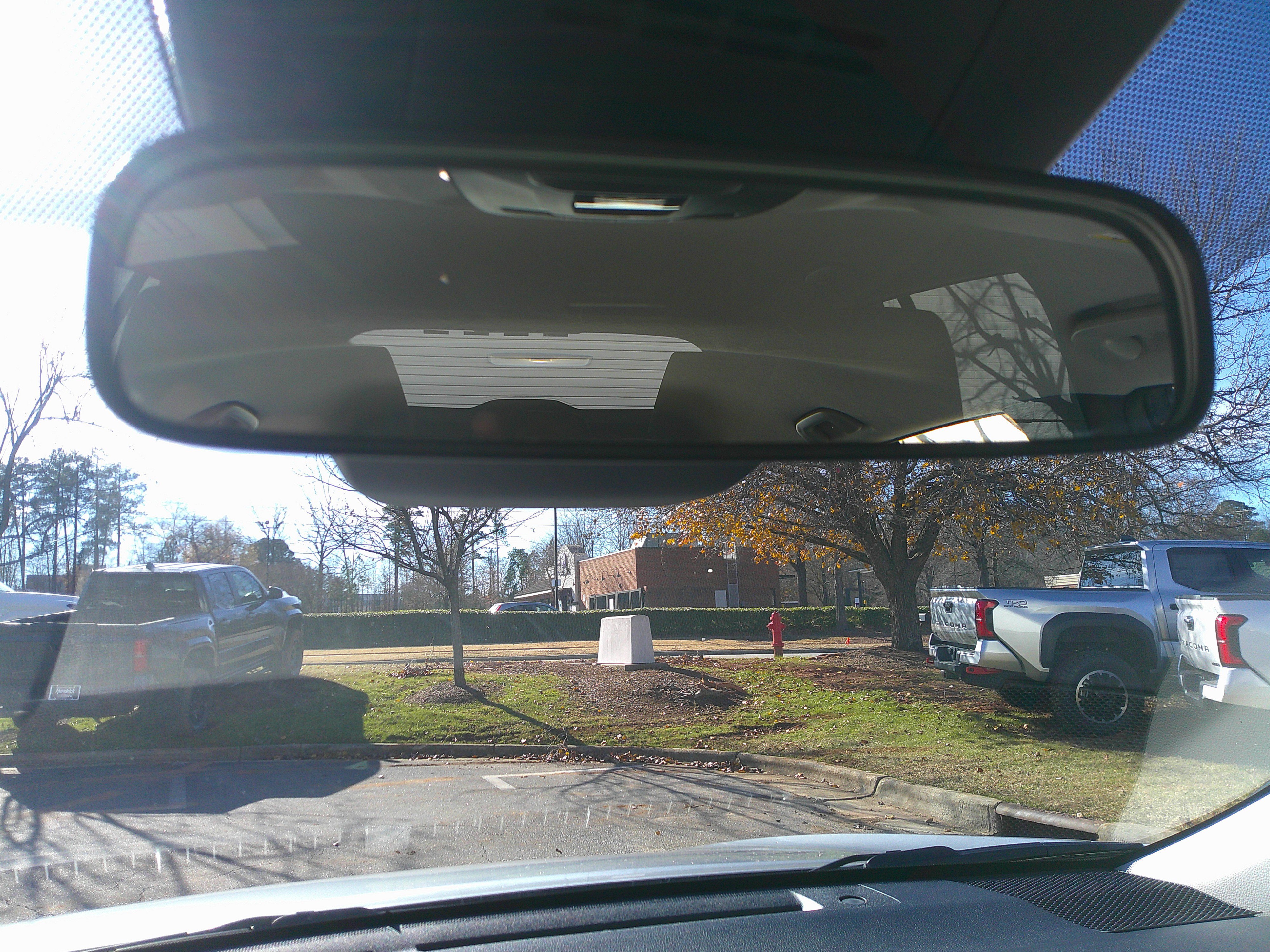 Used 2025 Toyota Corolla Cross L image 28