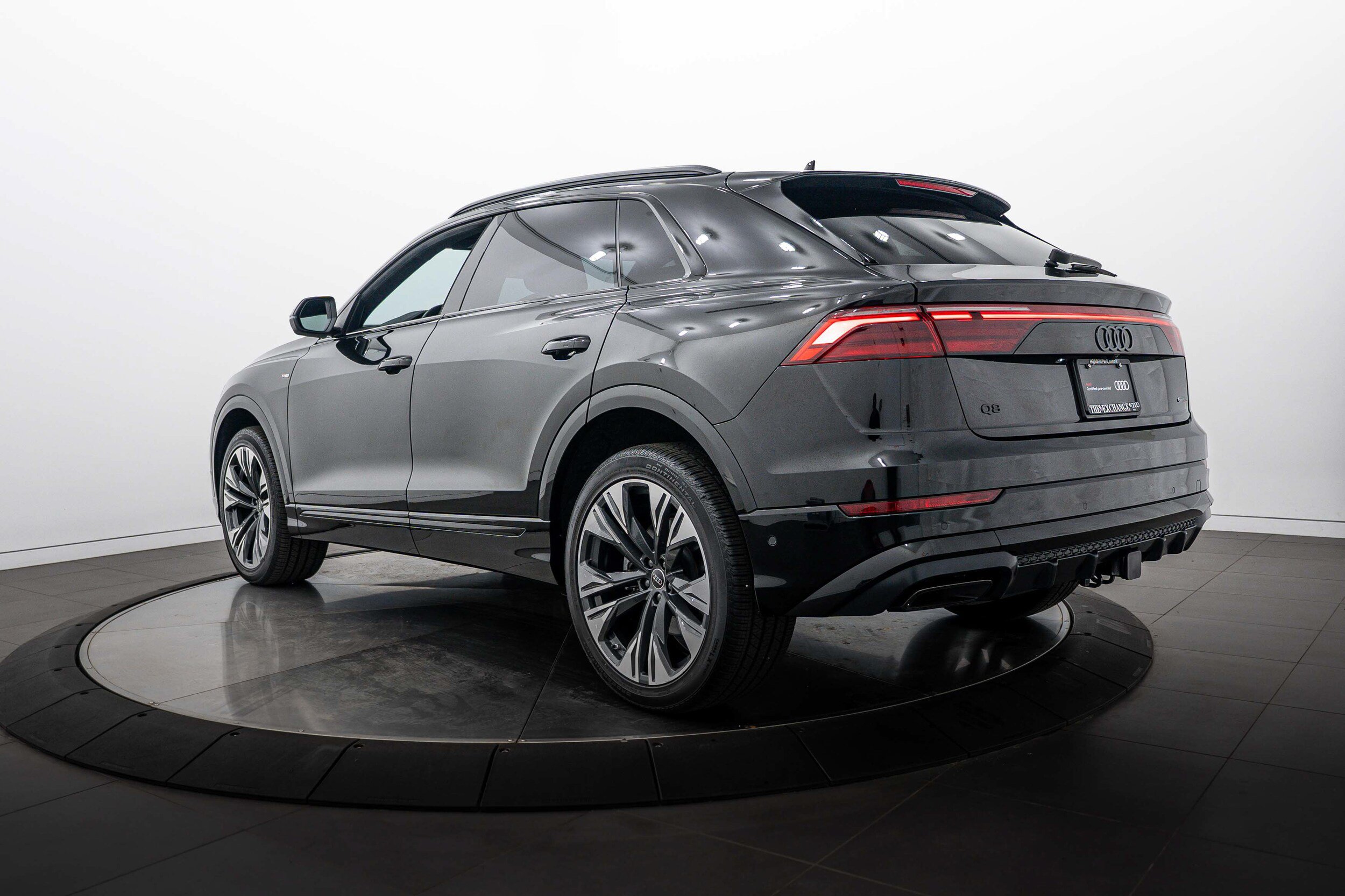 Certified 2025 Audi Q8 Premium Plus w/ Premium Plus Package AWD/4WD image 5