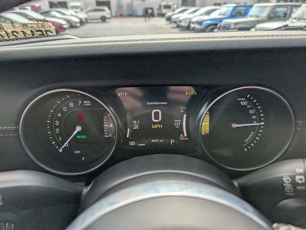 Used 2022 Jeep Wrangler Unlimited Sahara w/ Cold Weather Group image 15