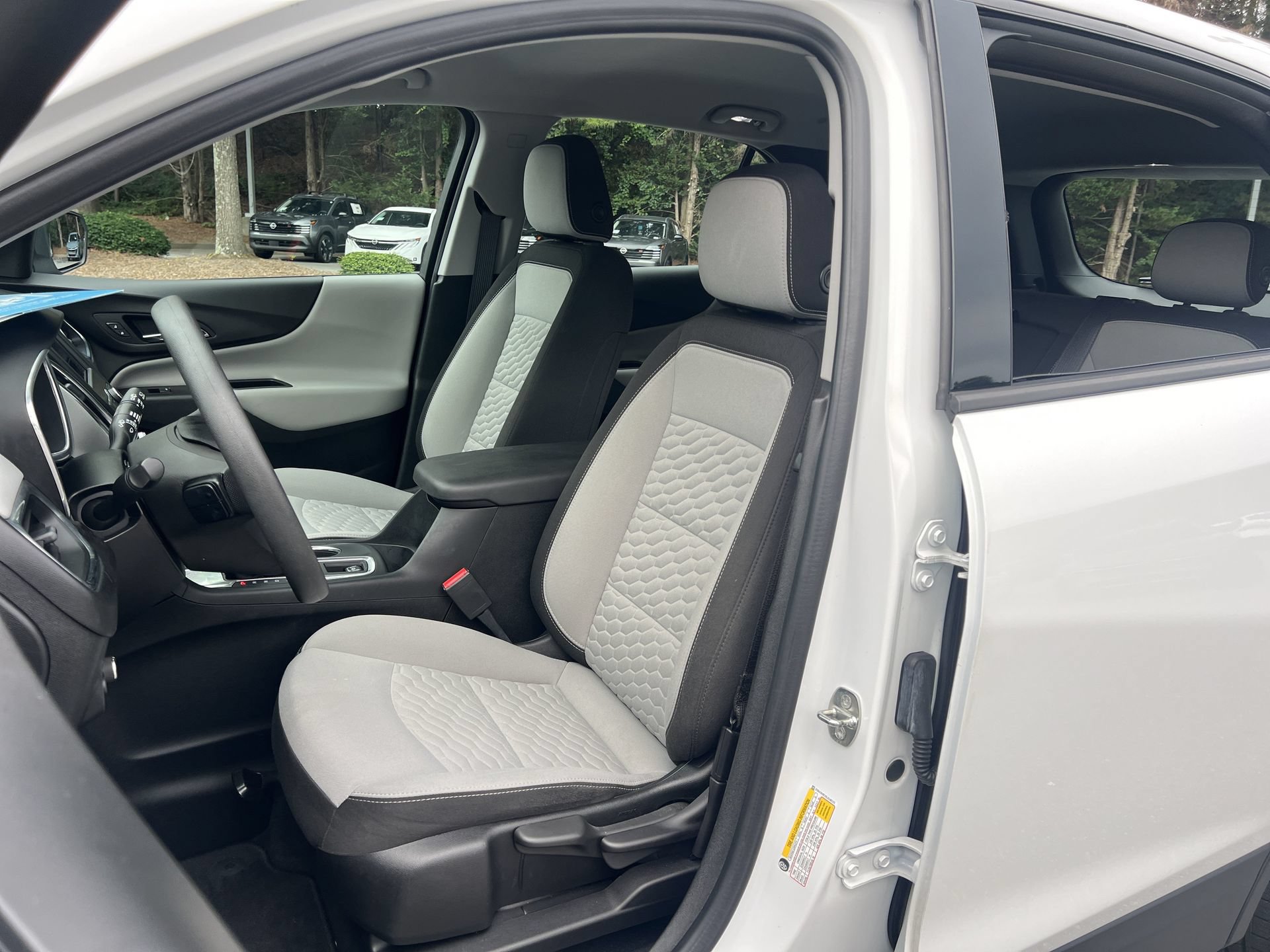 Used 2020 Chevrolet Equinox LS FWD image 16