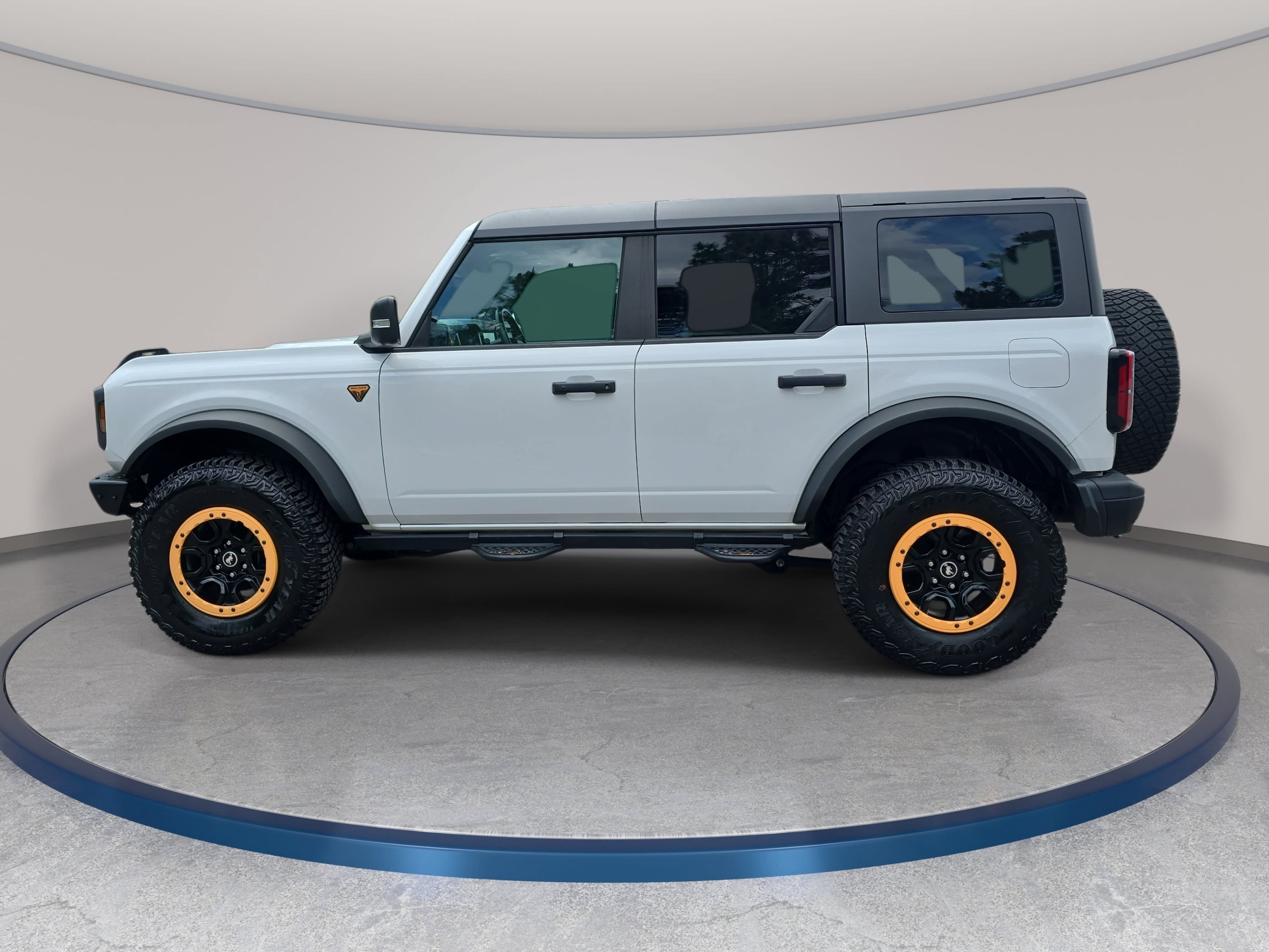 Used 2023 Ford Bronco Badlands AWD/4WD image 9