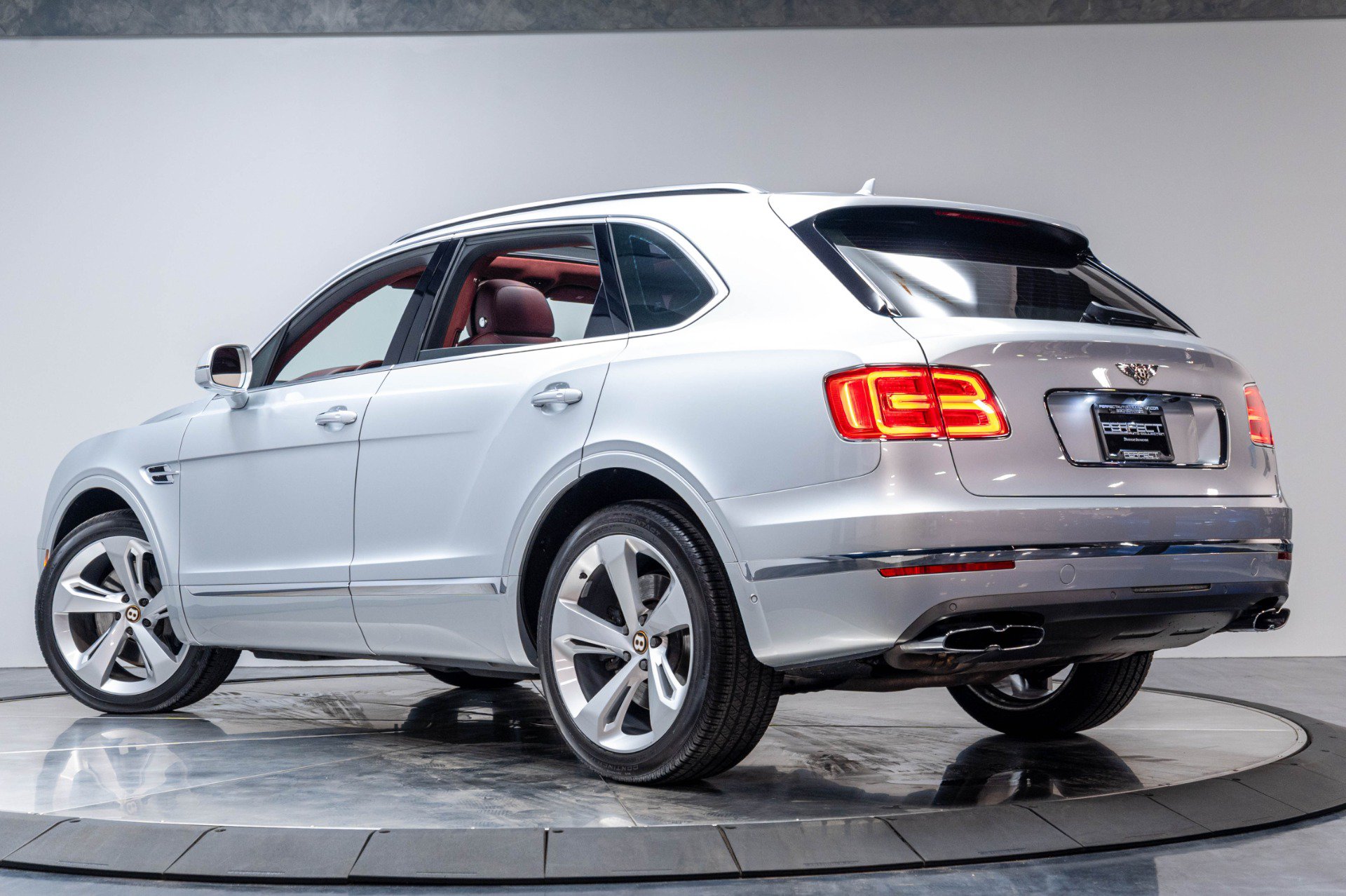 Used 2020 Bentley Bentayga AWD/4WD image 59