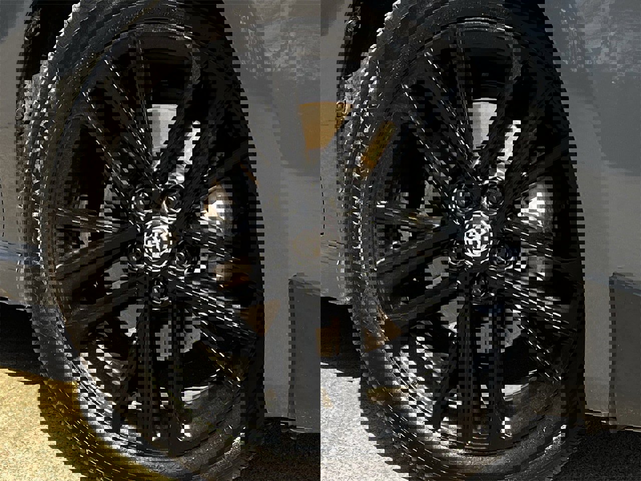 Used 2025 Toyota Camry SE image 28