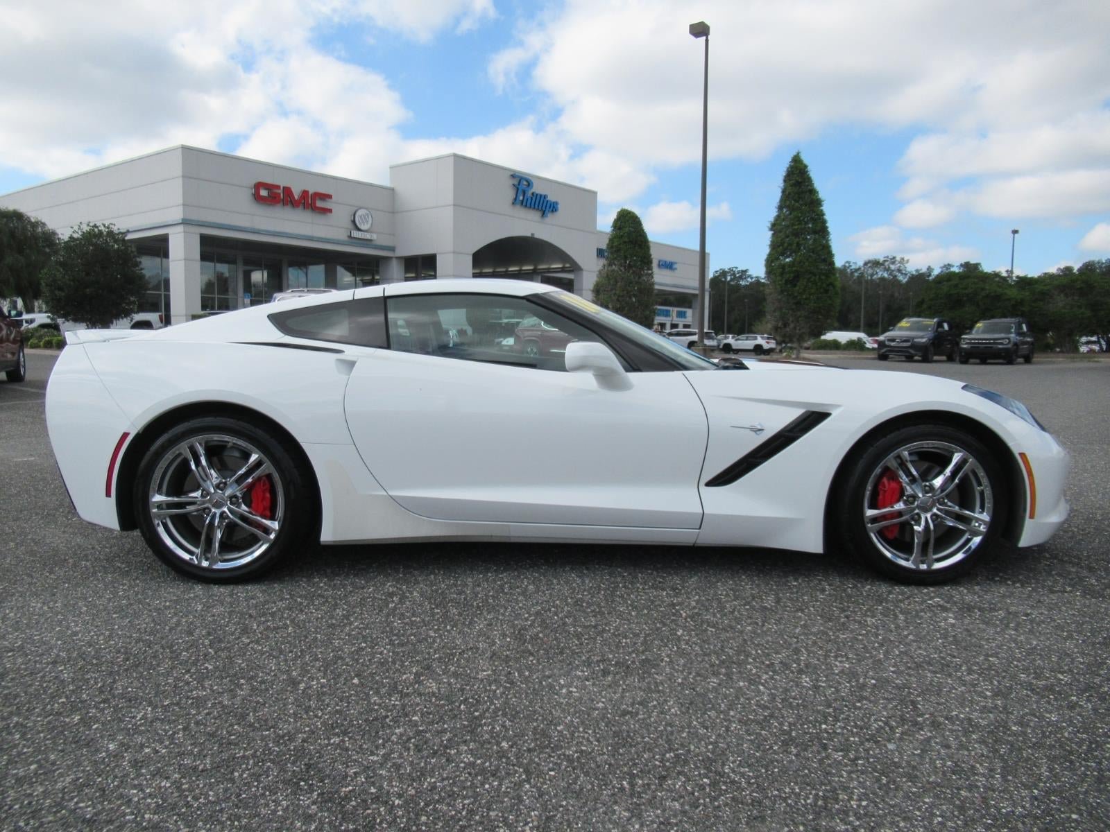 Used 2016 Chevrolet Corvette Stingray Coupe RWD image 2