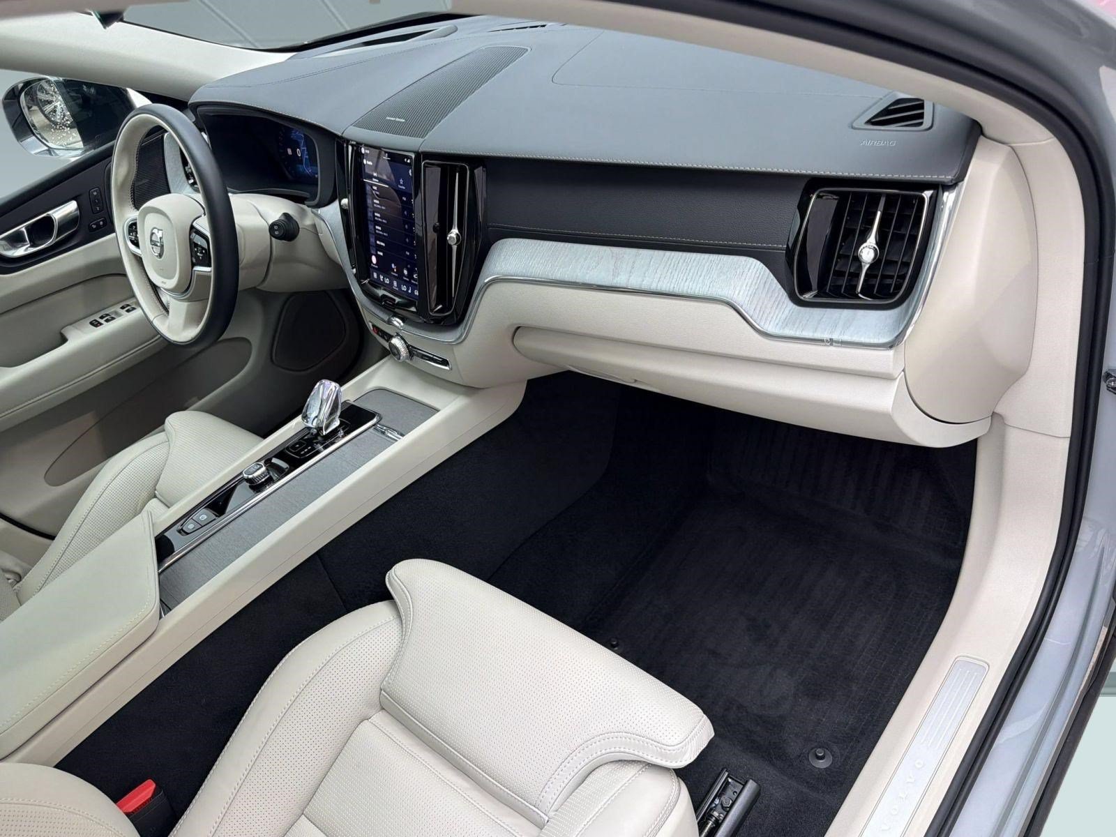 Used 2025 Volvo XC60 B5 Ultra w/ Protection Package Premier AWD/4WD image 31