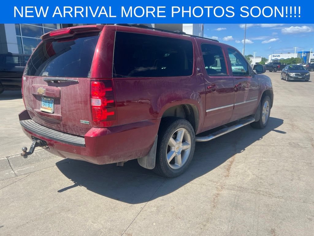 Used 2011 Chevrolet Suburban LT w/ Luxury Package AWD/4WD image 3