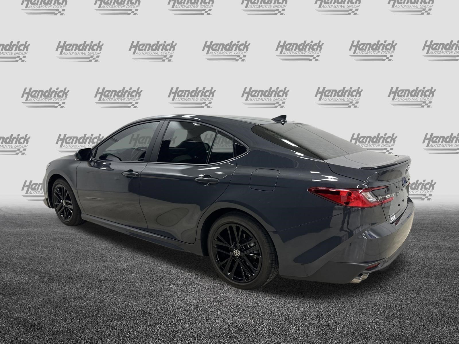 Used 2025 Toyota Camry SE image 9