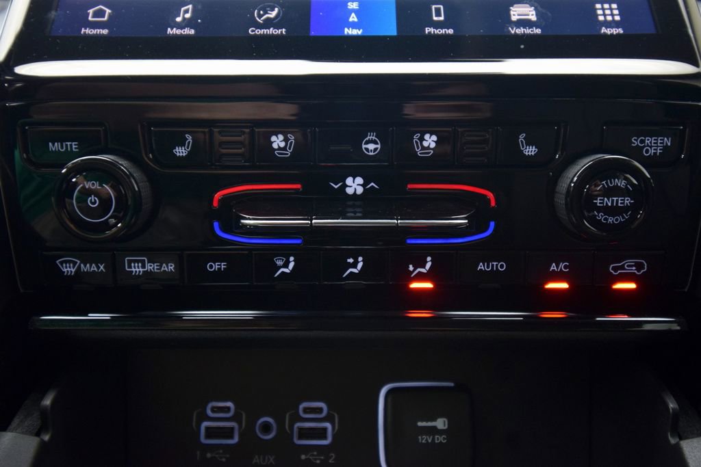 Used 2023 Jeep Grand Cherokee Limited w/ Luxury Tech Group II image 34