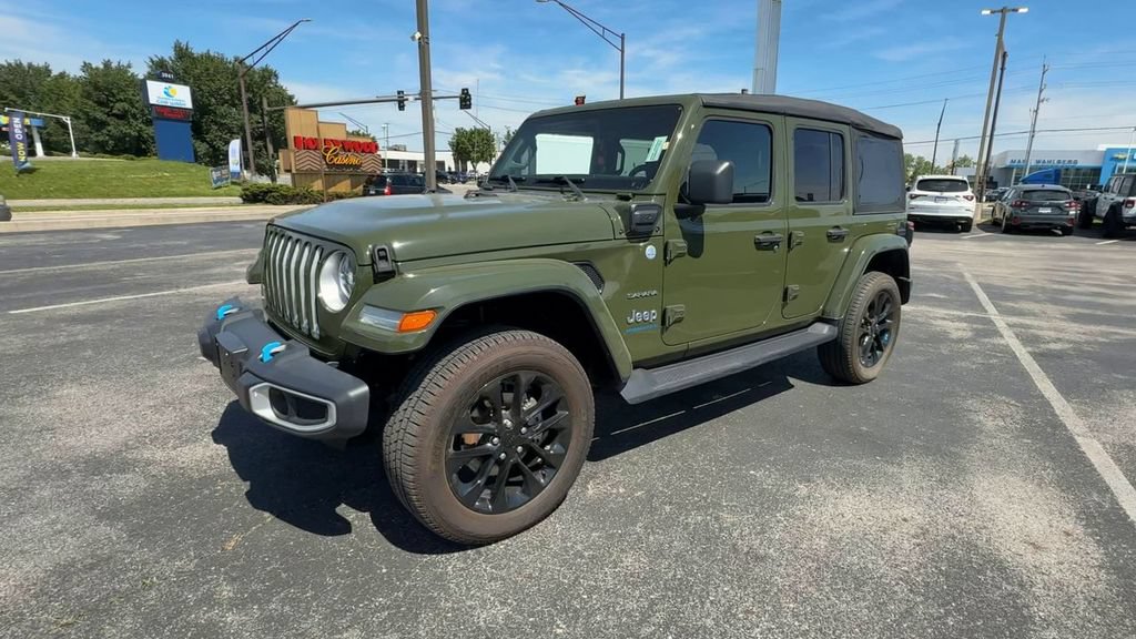 Used 2023 Jeep Wrangler Unlimited Sahara w/ Cold Weather Group AWD/4WD image 4