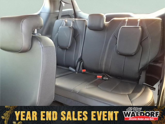 New 2026 Chrysler Pacifica Select image 11