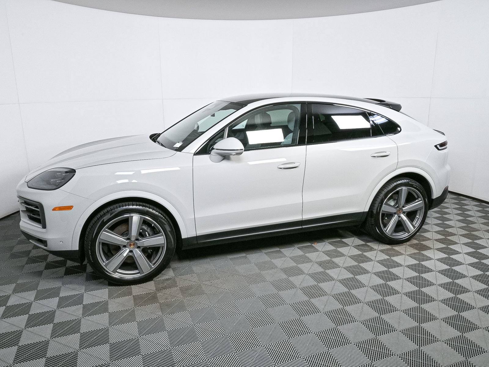 New 2026 Porsche Cayenne Coupe AWD/4WD image 2