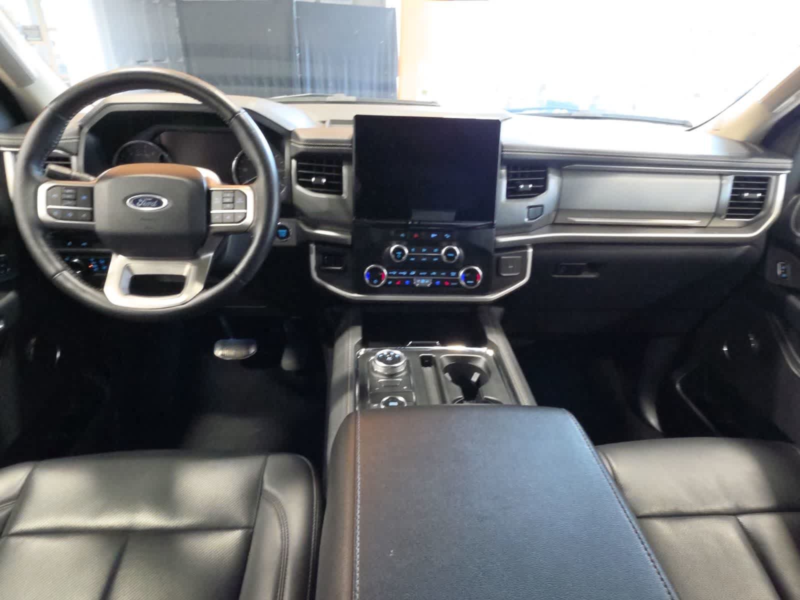 Used 2024 Ford Expedition XLT AWD/4WD image 30