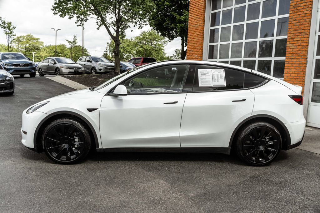Used 2022 Tesla Model Y Long Range AWD/4WD image 36