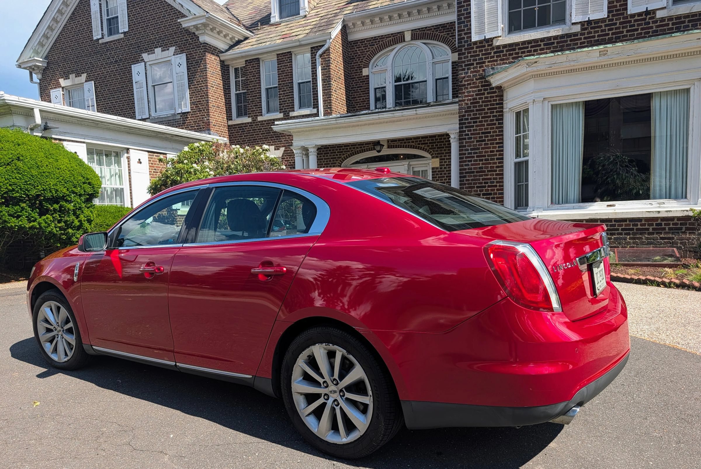 Used 2012 Lincoln MKS AWD image 2