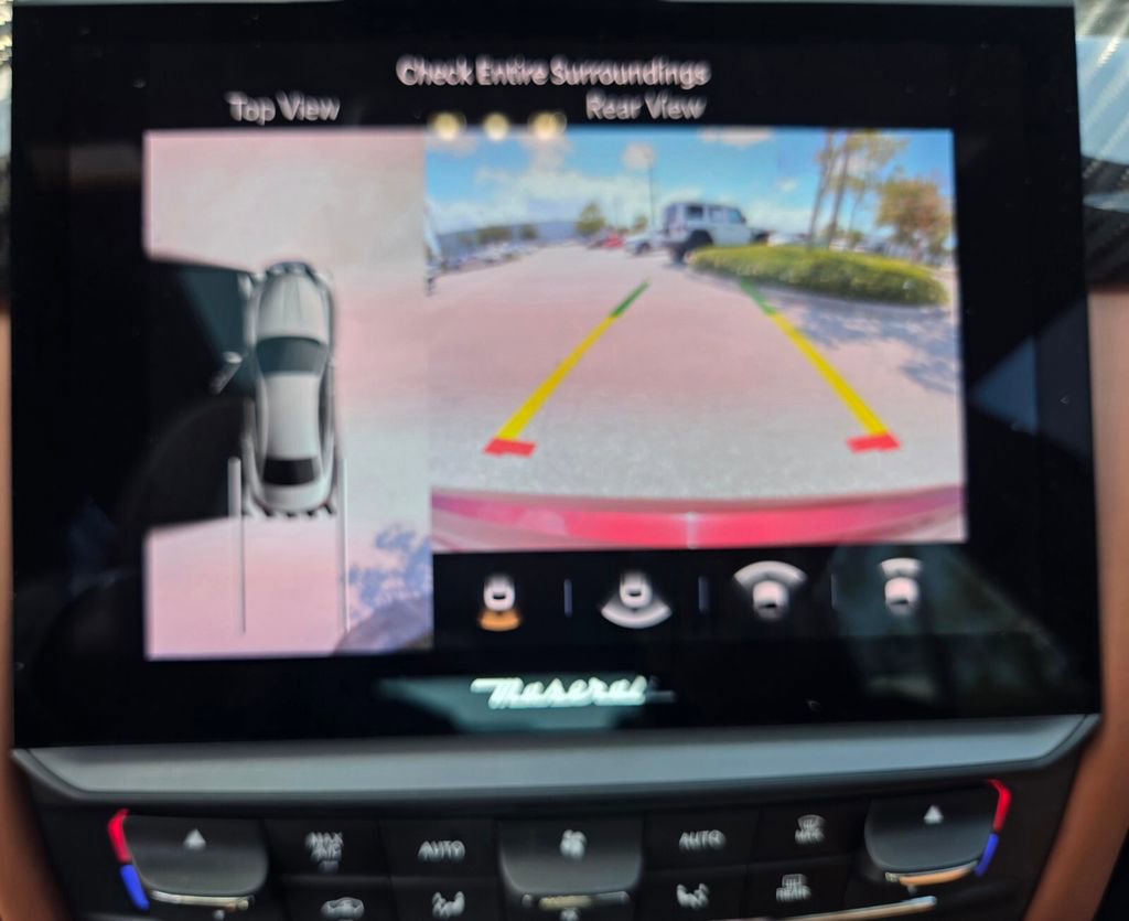 Used 2022 Maserati Quattroporte Trofeo RWD image 14