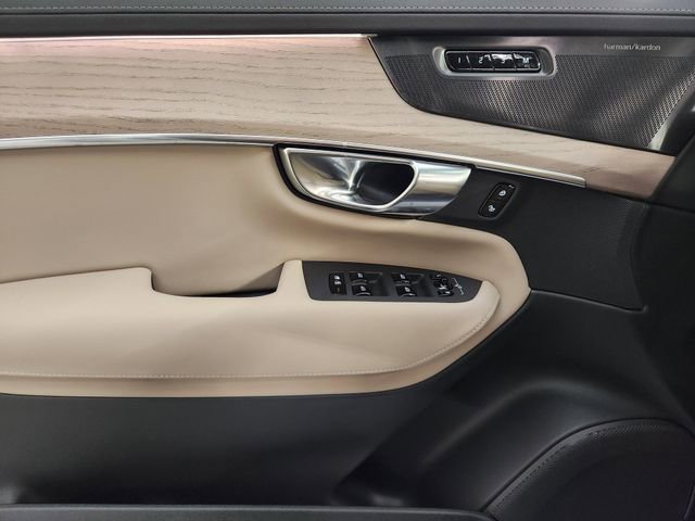 New 2026 Volvo XC90 B6 Plus w/ Protection Package Premier AWD/4WD image 24