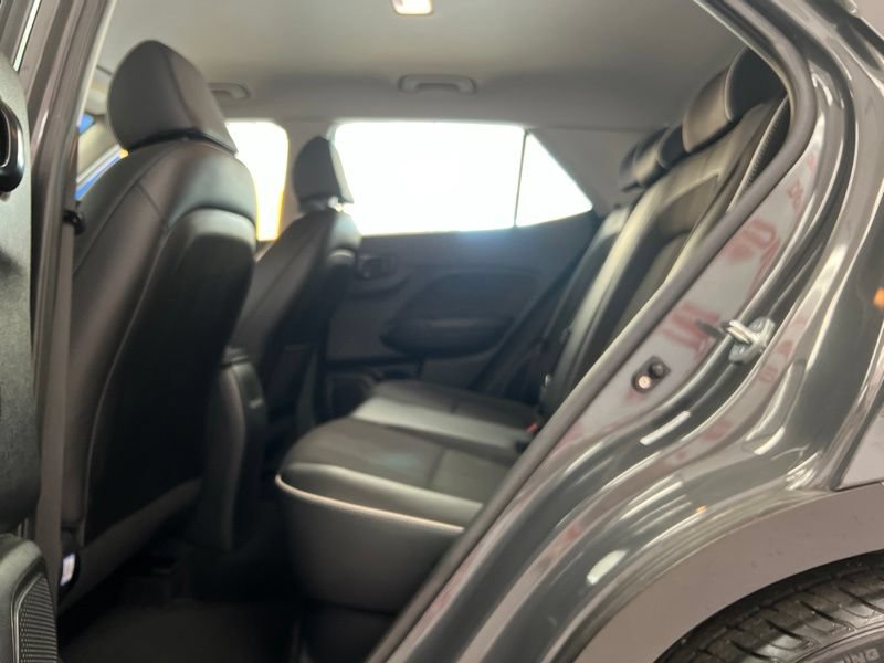 Used 2023 Hyundai Venue Limited FWD image 15