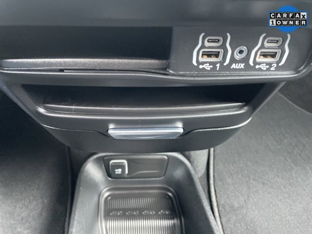 Used 2025 Chrysler Pacifica Select image 28