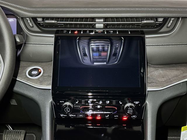 New 2025 Jeep Grand Cherokee Limited w/ Luxury Tech Group II image 9