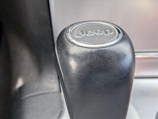 Used 2013 Jeep Grand Cherokee Trailhawk image 10