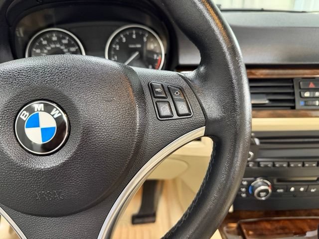 Used 2013 BMW 328i Convertible RWD image 18