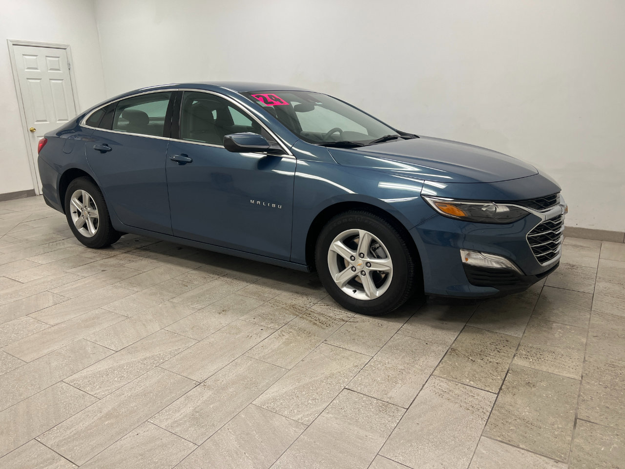 Used 2024 Chevrolet Malibu LS image 3