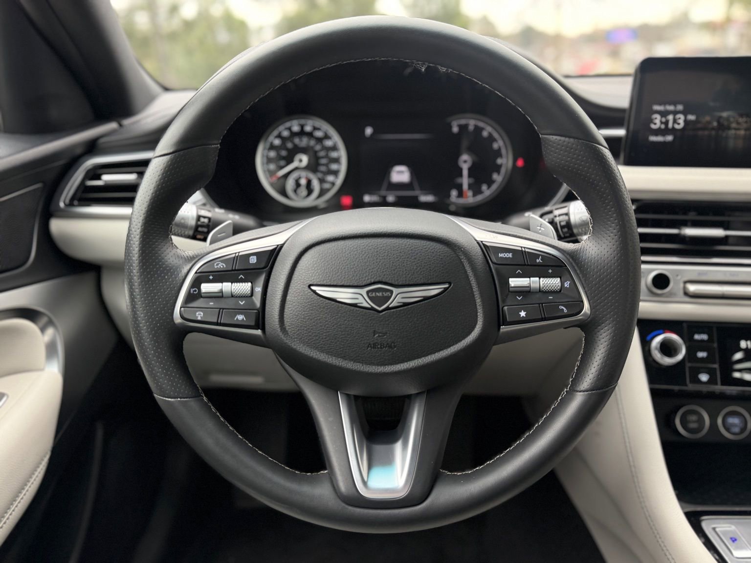 Used 2025 Genesis G70 2.5T image 24