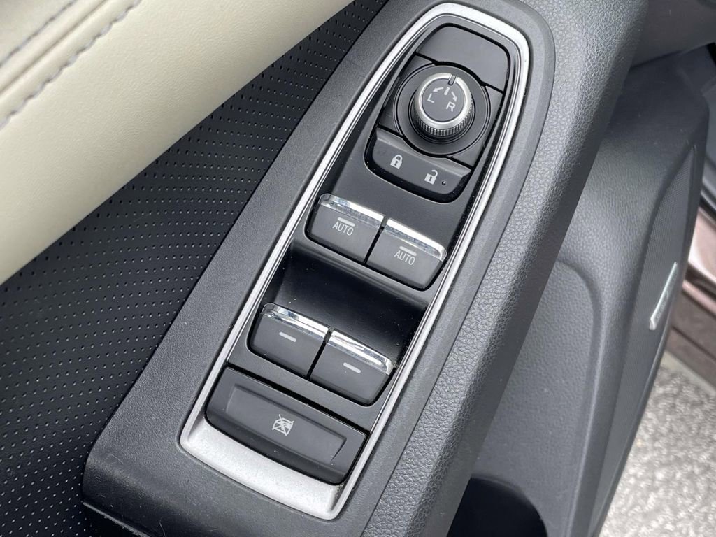 Used 2019 Subaru Ascent Limited image 8