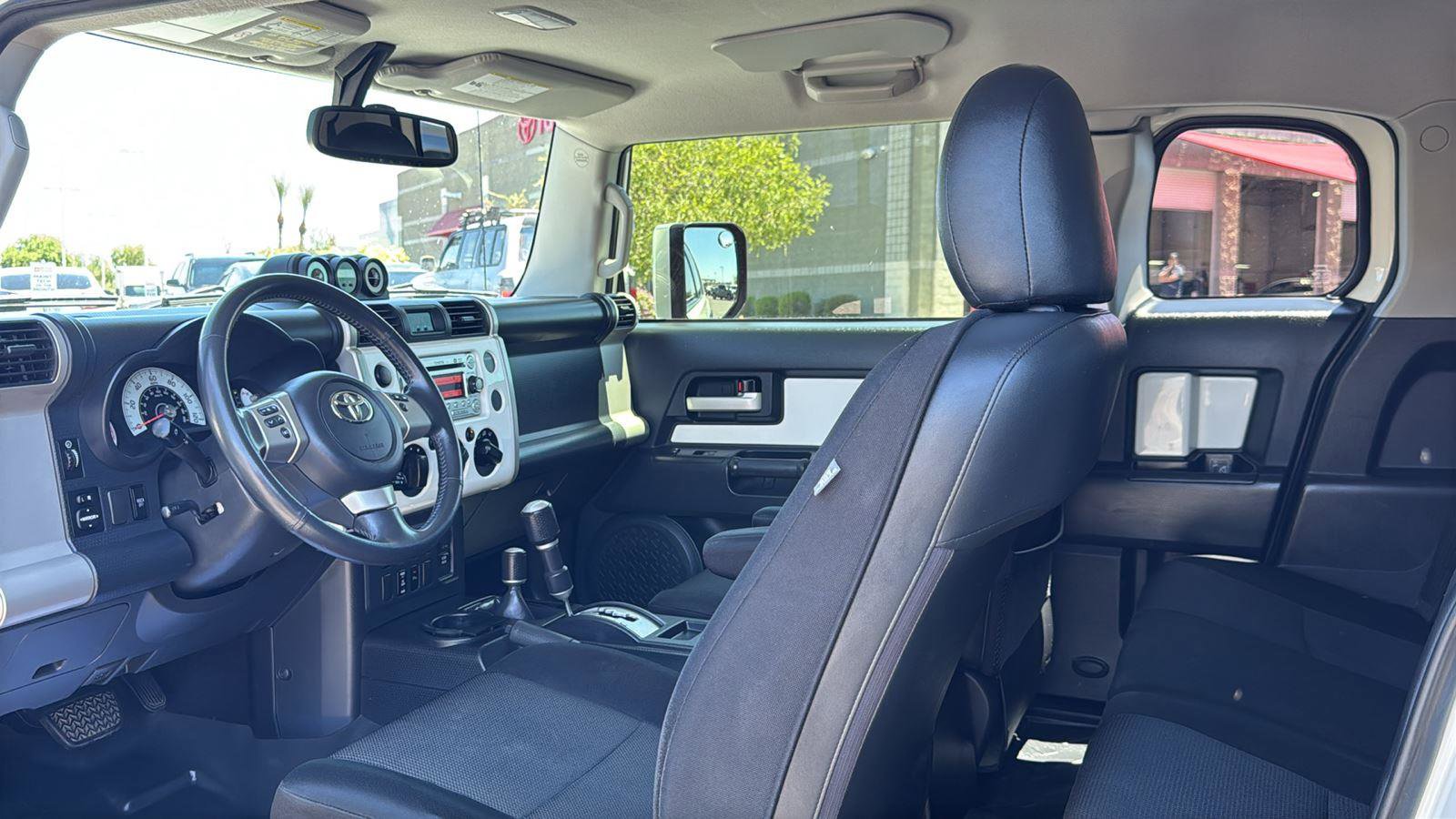 Used 2014 Toyota FJ Cruiser 4WD w/ Upgrade Package image 30