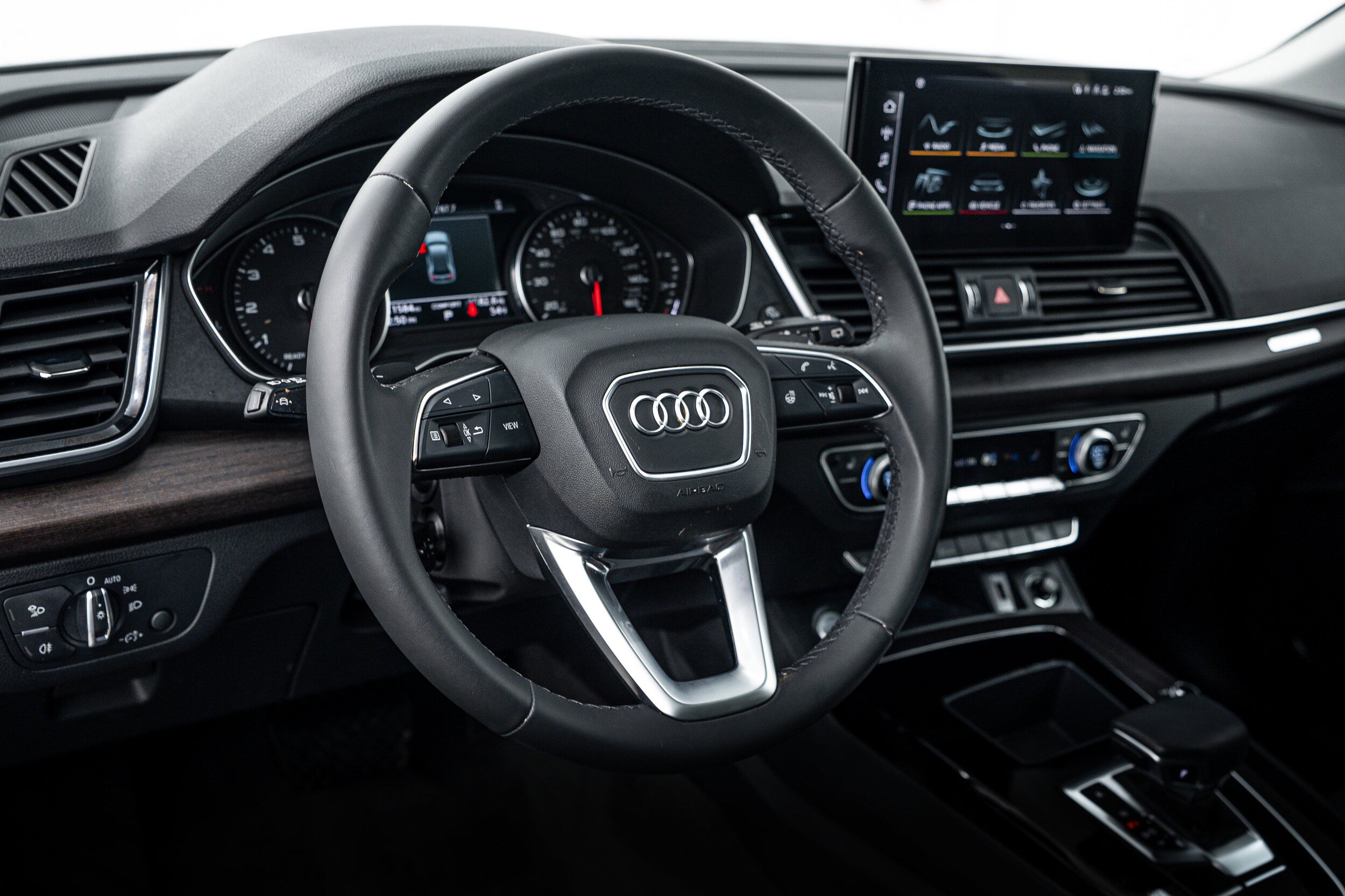 Certified 2023 Audi Q5 2.0T Premium w/ Convenience Package AWD/4WD image 10