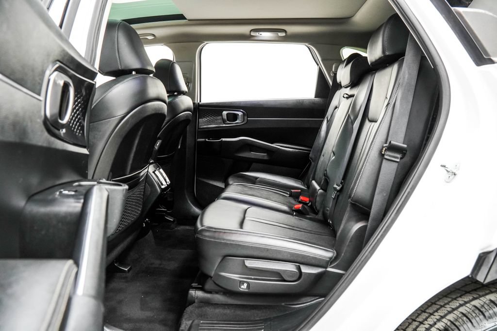 Used 2023 Kia Sorento S w/ Panoramic Sunroof Package FWD image 18