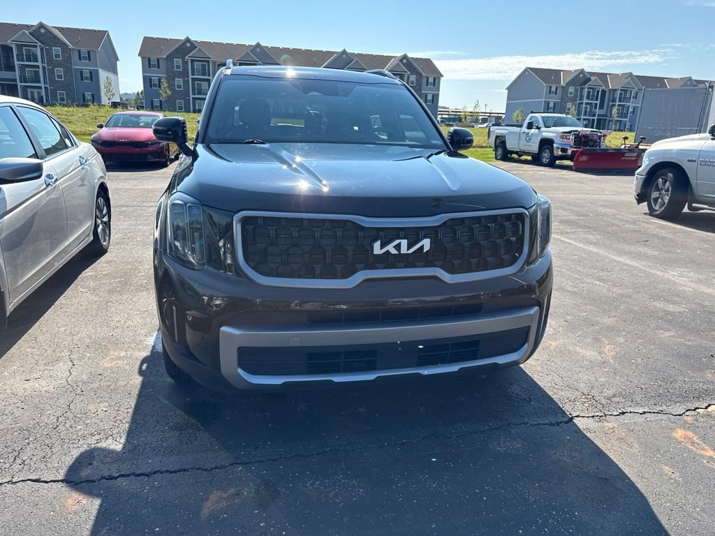 Used 2023 Kia Telluride EX X-Line AWD/4WD image 2