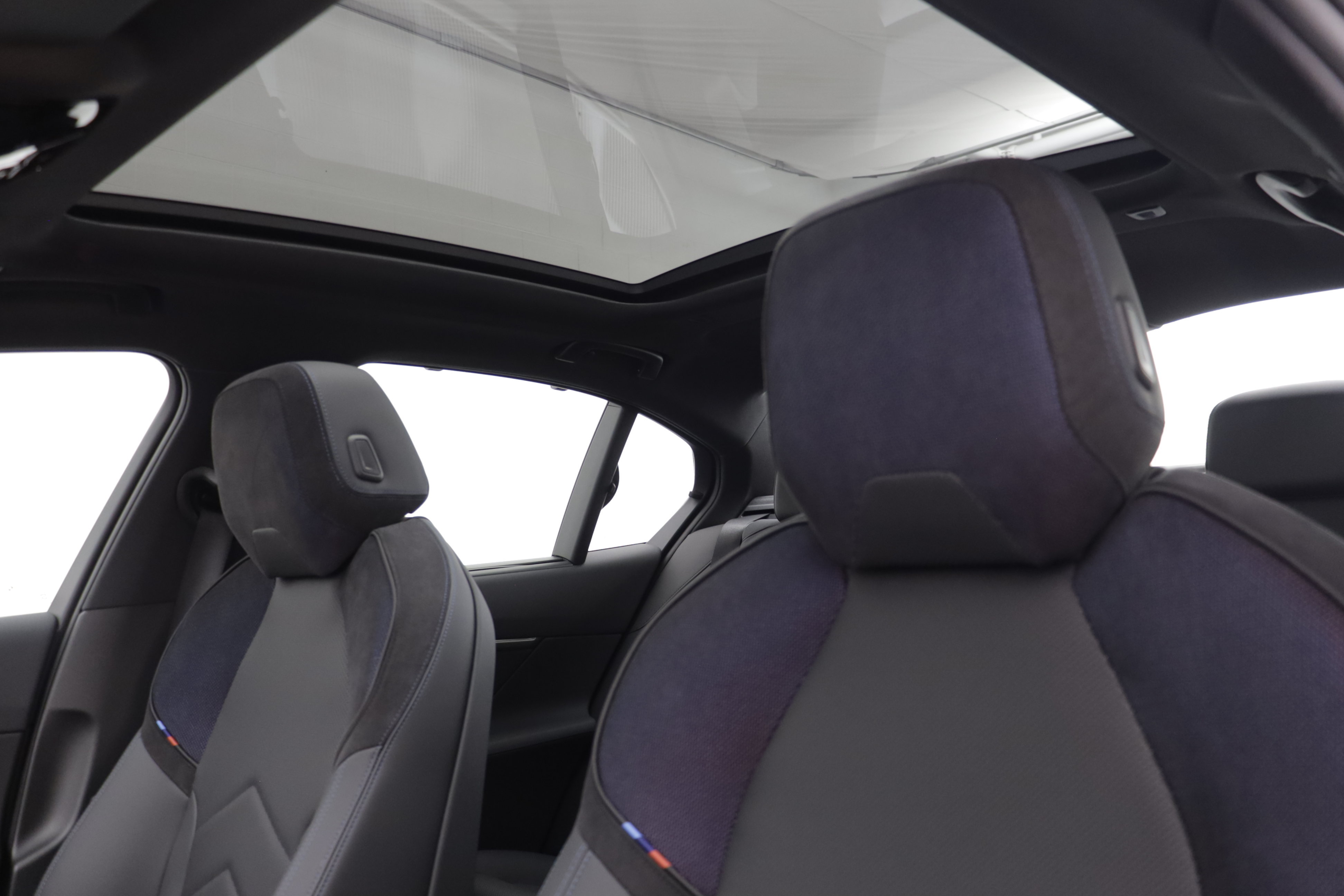 New 2026 BMW i5 M60 w/ Executive Package AWD/4WD image 13