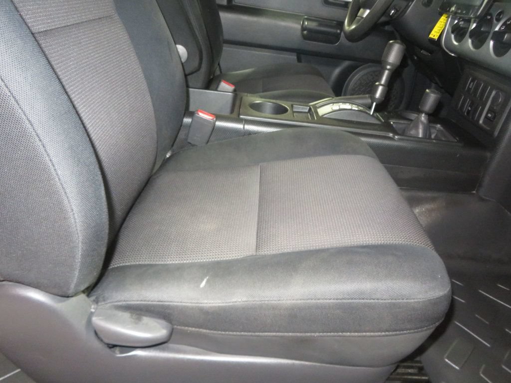 Used 2007 Toyota FJ Cruiser 4WD w/ Convenience Pkg image 29