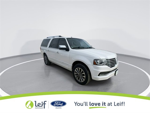 Used 2017 Lincoln Navigator L Select image 2