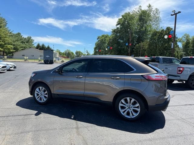 Used 2019 Ford Edge Titanium FWD image 16