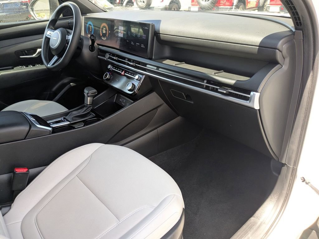 Used 2025 Hyundai Santa Cruz SEL image 30
