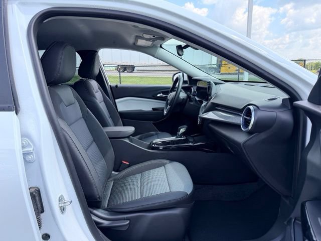 Certified 2026 Chevrolet Trax LT w/ LT Convenience Package FWD image 11