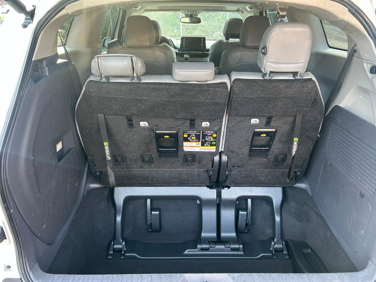 Used 2023 Toyota Sienna XLE AWD/4WD image 16